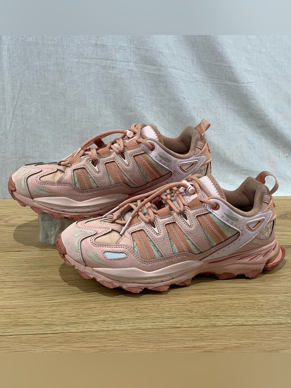 adidas Hyperturf Adventure Dia de los Muertos Vapor Pink HP2496 Men's Size 9.5